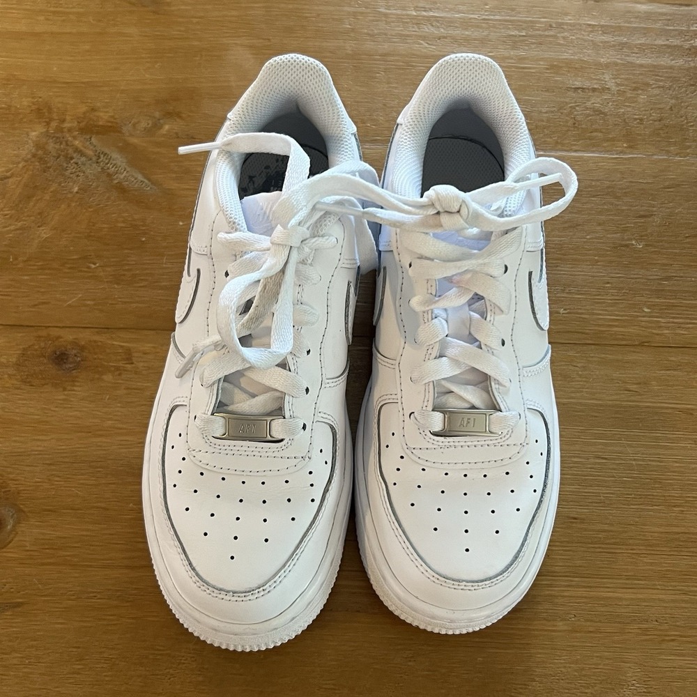 Nike Air Force 1 Low White Sneakers Shoes Youth 4.5Y FV5951-111 AF1 - Picture 4 of 9